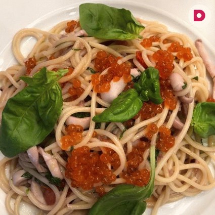 Спагетти с кальмарами и красной икрой: оригинальный ужин от Андрея Бова