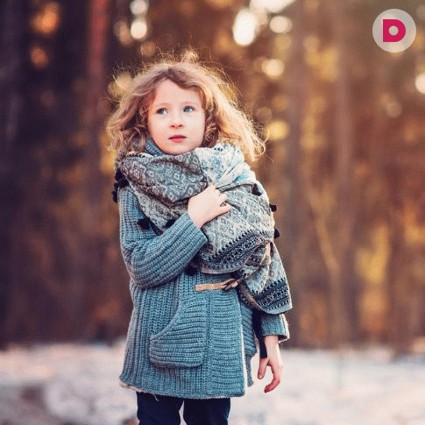 Модный гардероб: вязаное пальто для девочки