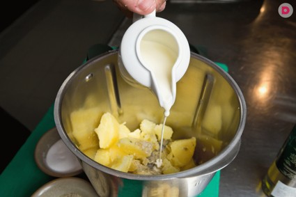 Готовим картофельное пюре в блендере