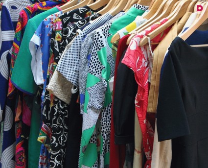 Раскладываем одежду в шкафу: советы и рекомендации