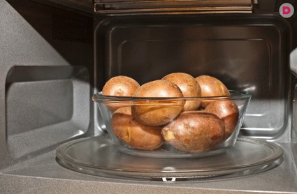 Варим картошку в микроволновке: оригинальные рецепты приготовления