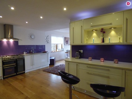 Нетрадиционная кухня в фиолетовом цвете