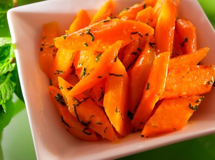 Салат с карамелизованной морковью