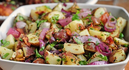 Классический салат из картофеля с беконом от Лары Кацовой