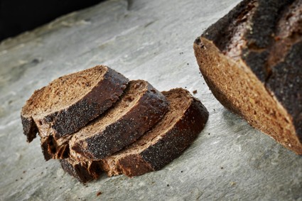 Как испечь черный хлеб в домашних условиях