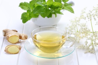 Зеленый чай с корнем имбиря