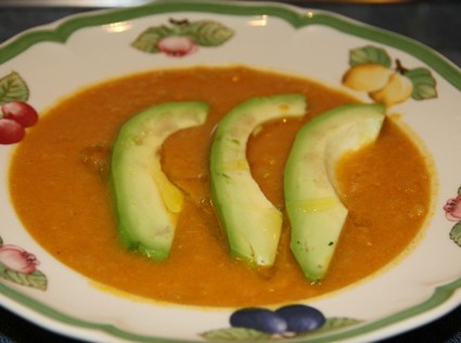 Картофельный суп Локро с авокадо