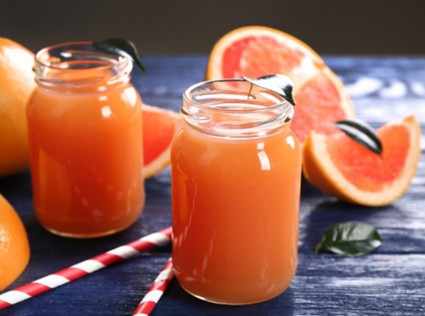 Рецепт дня: коктейль с грейпфрутом и мятой