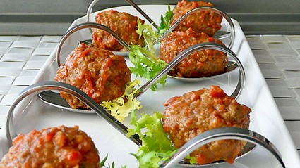Фрикадельки по-испански «Albоndigas en salsa de tomate»