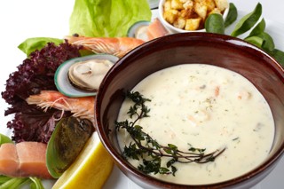 Средиземноморский суп с мидиями