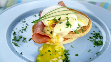Завтрак аристократа за 5 минут: яйца Бенедикт 